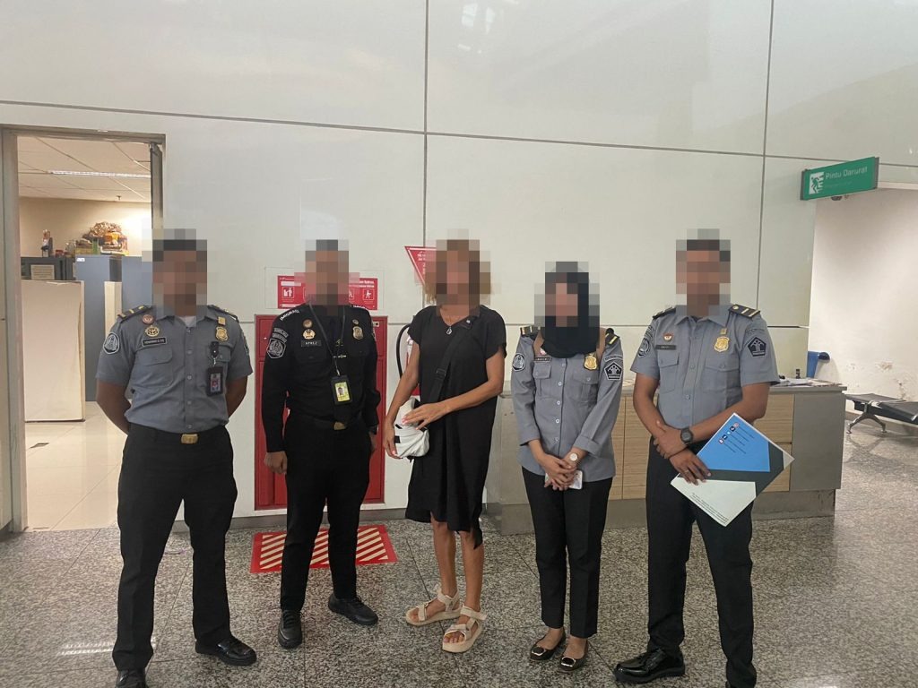 Imigrasi Singaraja Melakukan Tindakan Administrasi Berupa Deportasi Terhadap Seorang  WNA Rusia Karena Mengganggu Ketertiban