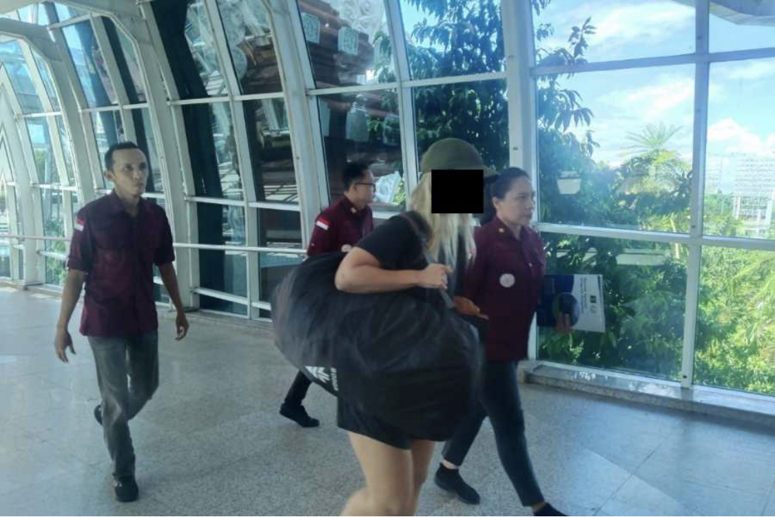 Seorang WNA Asal Kanada  Dideportasi Rudenim Denpasar Karena Over Stay