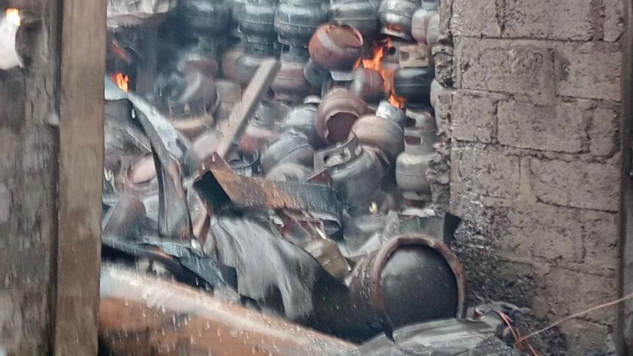 Kebakaran Gudang Gas LPG Jl.Kargo 18 Korban Dilarikan Ke Rumah Sakit