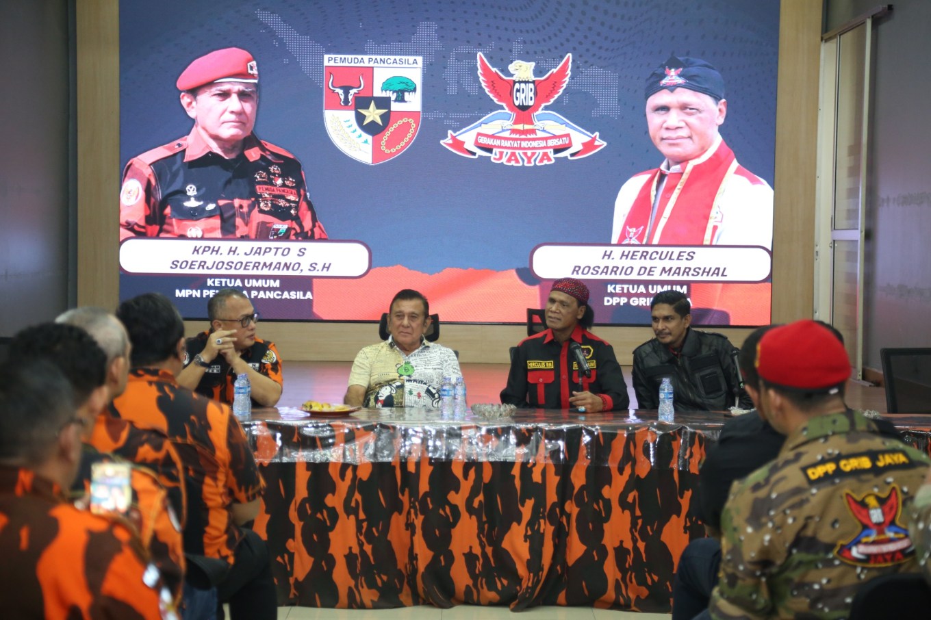 <strong>Silaturahmi Japto dan Hercules: Pererat Hubungan Ormas Demi Jaga Kamtibmas dan Dukung Pemerintah</strong>