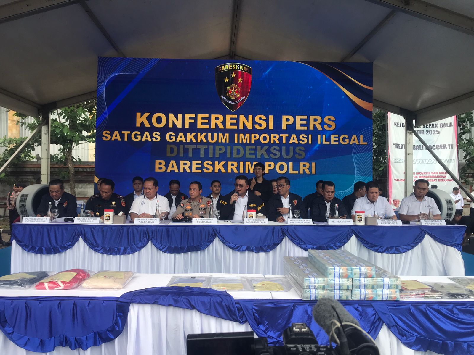 Bareskrim Polri Bongkar Kasus TPPU dari Impor Pakaian Bekas, Aset Rp22 Miliar Disita