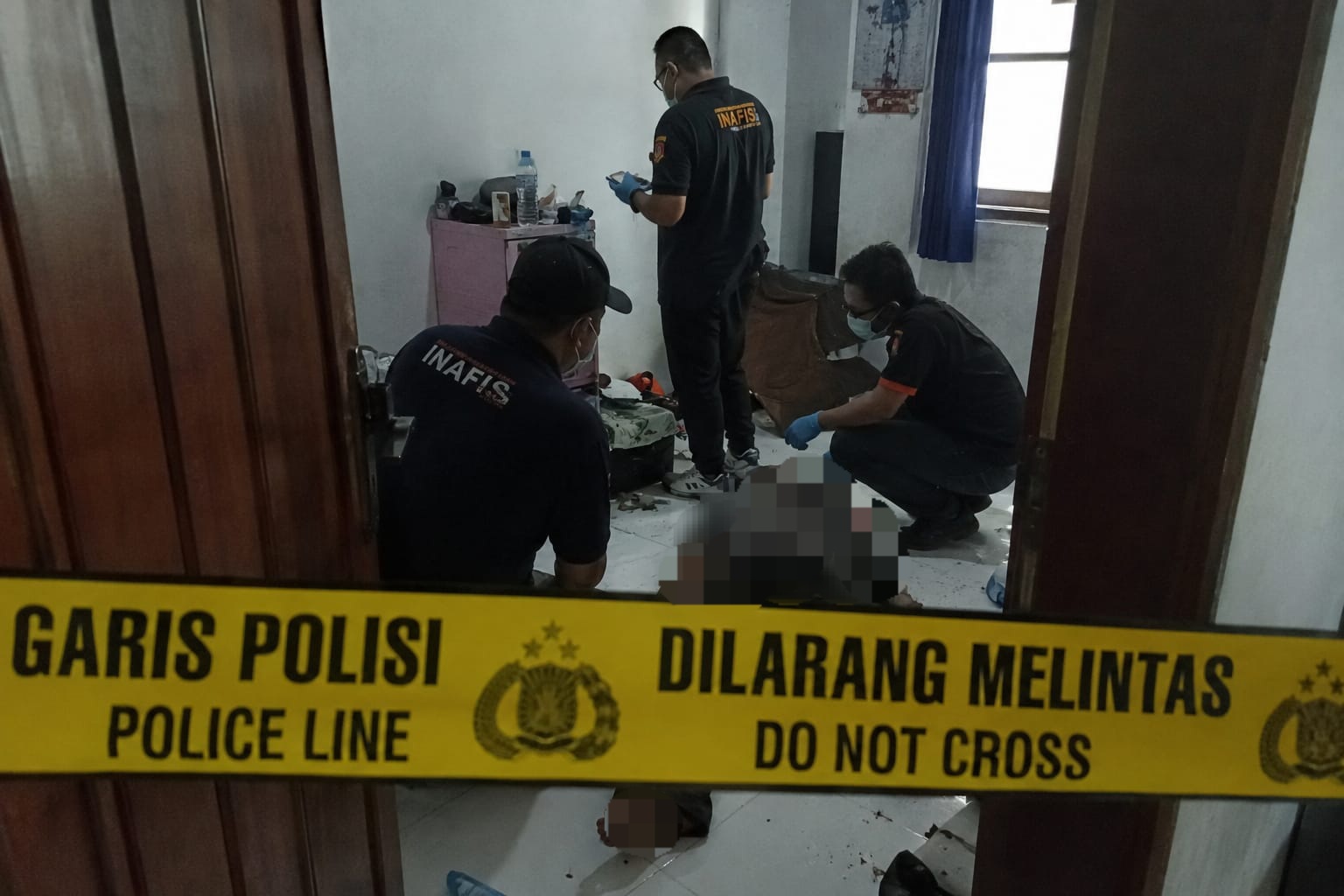 Pria Warga Negara Inggris Ditemukan Meninggal Diduga Bunuh Diri di Rumah Kontrakan, Polisi Selidiki Penyebabnya Pria Warga Negara Inggris Ditemukan Meninggal Diduga Bunuh Diri di Rumah Kontrakan, Polisi Selidiki Penyebabnya